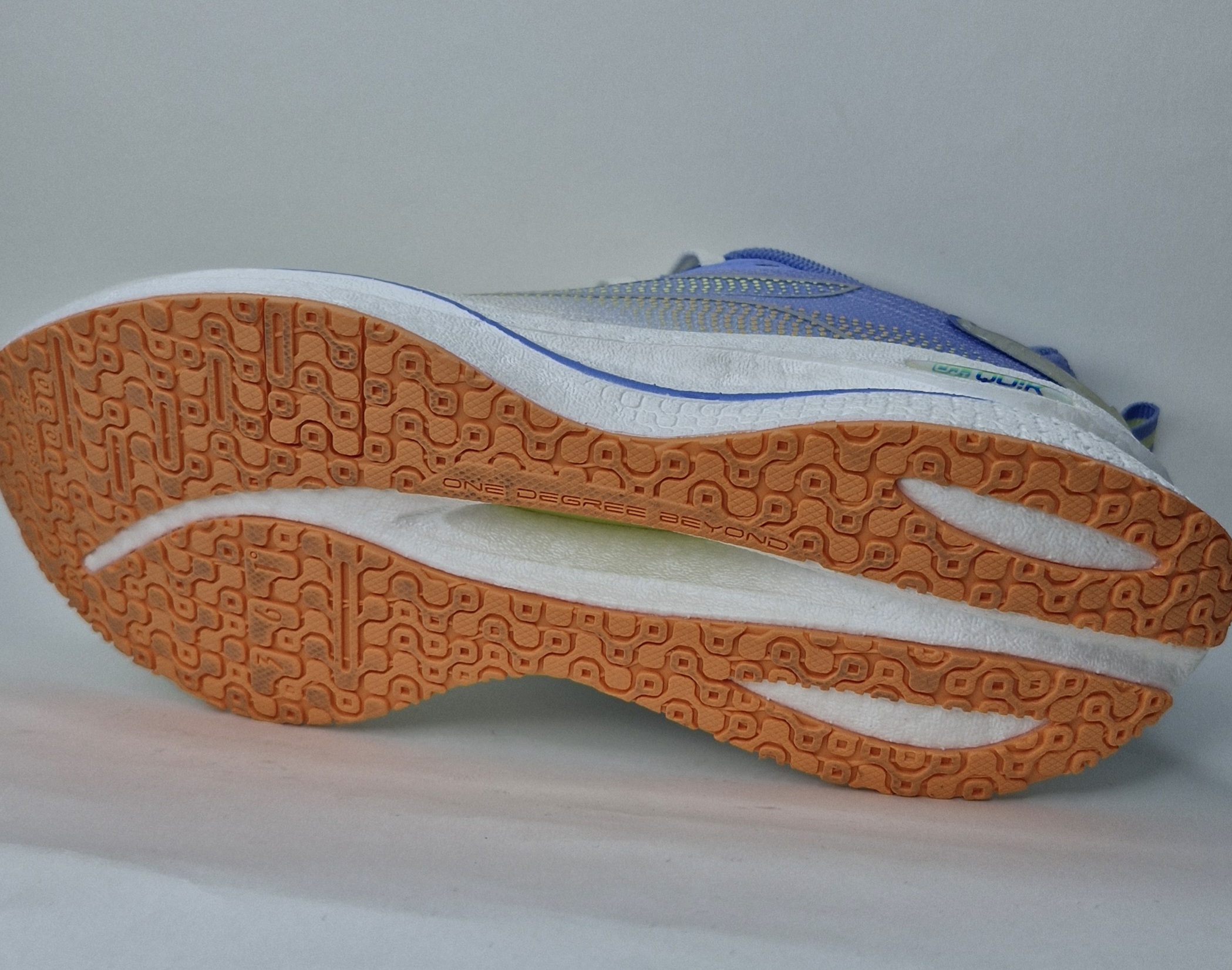 کفش ۳۶۱اورجینال مناسب باشگاه روزمره پیاده روی